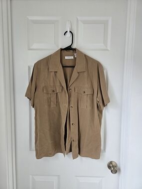 Liz Claiborne Silk Button-Up Boxy Short Sleeve Shirt in Tan Size 12